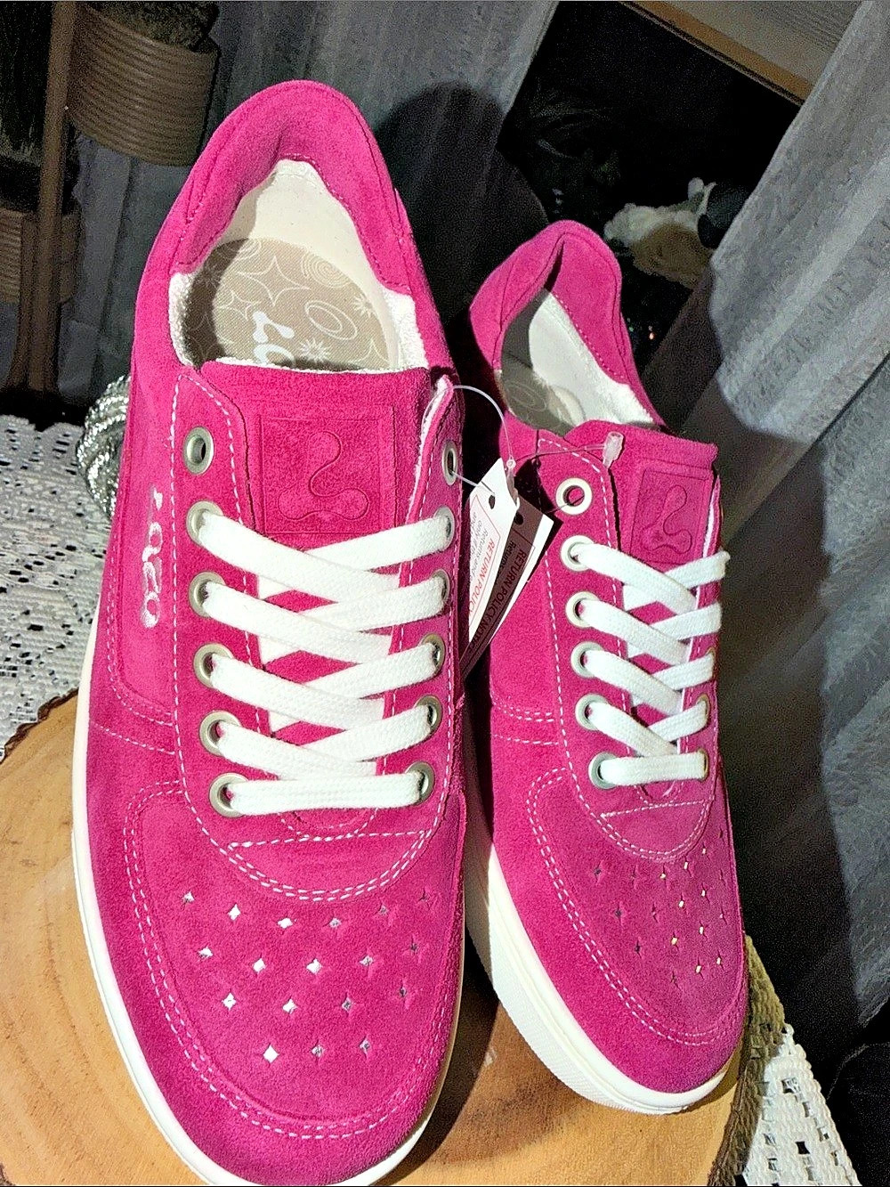 Lazo Hypernova Supernova Pink Suede Sneakers Women’s 7.5 NWT